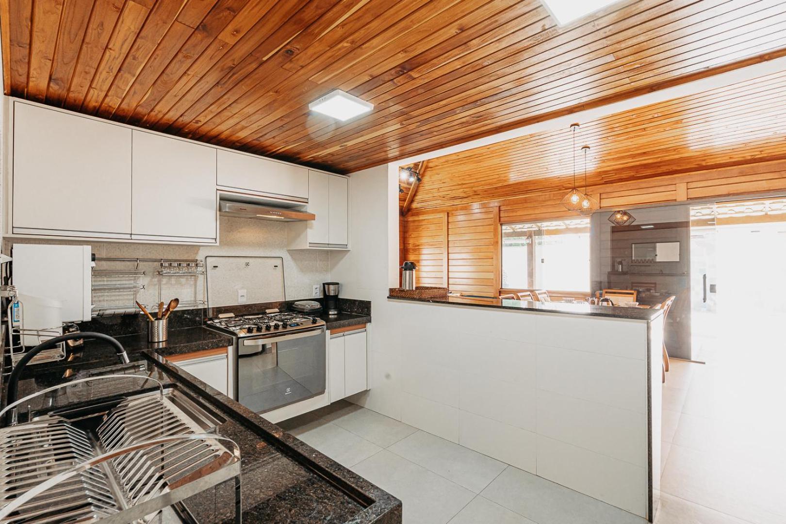 Casadecastelhanos, Quadra Do Mar De Castelhanos, 4 Suites Com Ar, Churrasqueira, Piscina, Hidromassagem, Cozinha Integrada Gourmet Ideal Para Familia E Amigos Anchieta  Kültér fotó